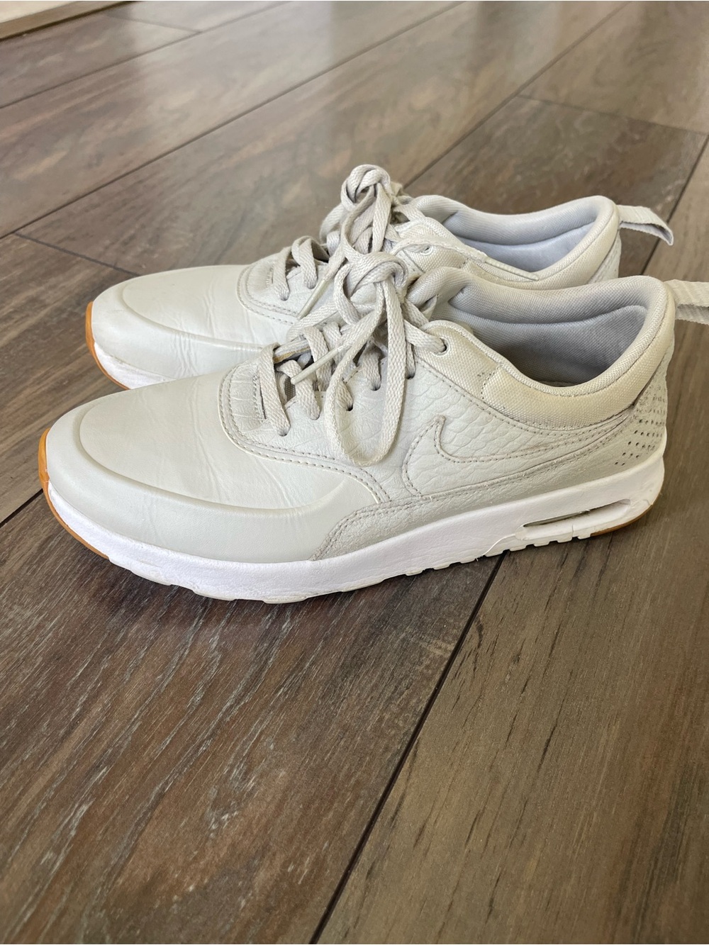 Nike Air Max Thea women sneakers size US 7.5 off-white Like new